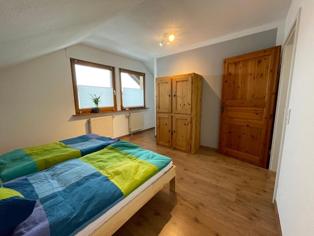 Ferienwohnung An Der Romantischen Strasse Direkt A3 Und A81 Eisingen Kültér fotó